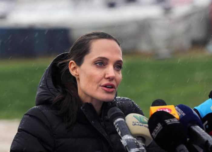 People Are Becoming Very Concerned About Angelina Jolie's Health (19 pics)