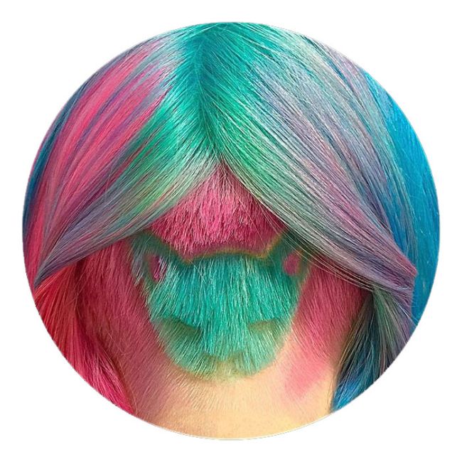 Russian Girl Is Going Viral Because Of Her New Rainbow Cat Undercut (4 pics)