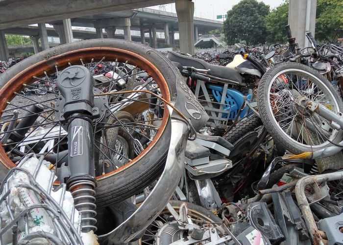 Police In South China Have Created A Motorcycle Graveyard (5 pics)