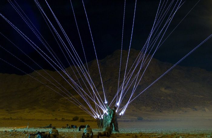 UK Soldiers Light Up The Sky With Shamooli Flares (7 pics)