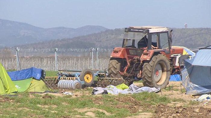 Greek Farmer Runs Down The Tents Of Syrian Migrants With His Tractor (9 pics)
