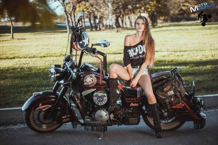 Sexy Girls And Motorcycles Are A Perfect Combination (50 pics)