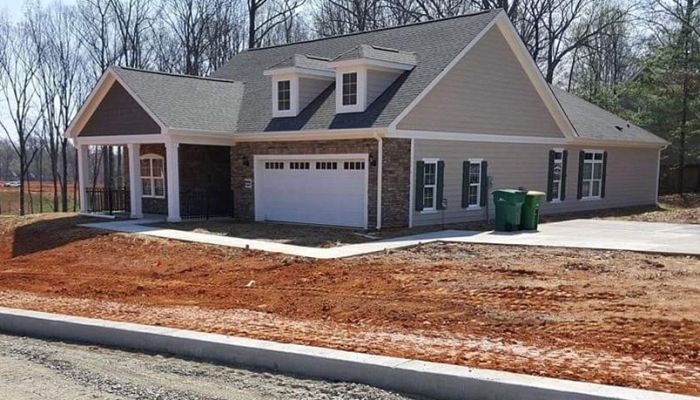 The Internet Is Battling Over This House's Major Design Flaw (2 pics)
