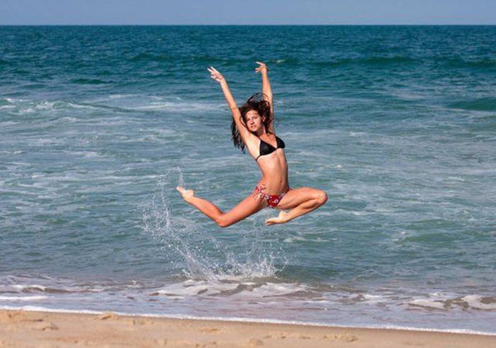 Sexy Summer Babes To Remind You That Bikini Season Is Just About Here (64 pics)