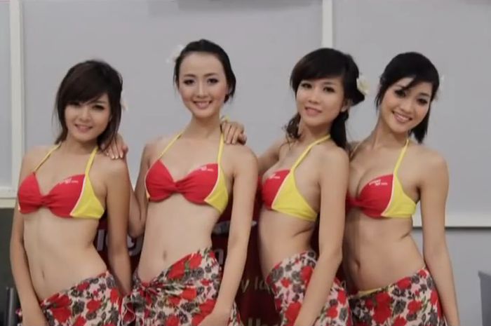 Vietnam’s Bikini Airline Is Making Some Serious Bank (12 pics)