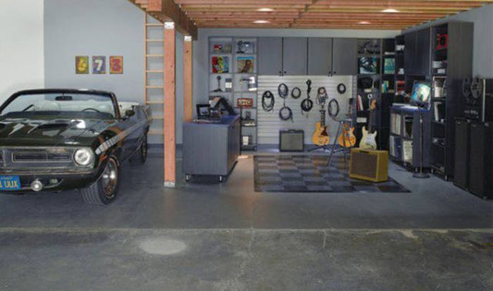 Incredible Man Caves That Would Make Any Guy Drool (21 pics)