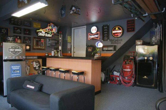Incredible Man Caves That Would Make Any Guy Drool (21 pics)