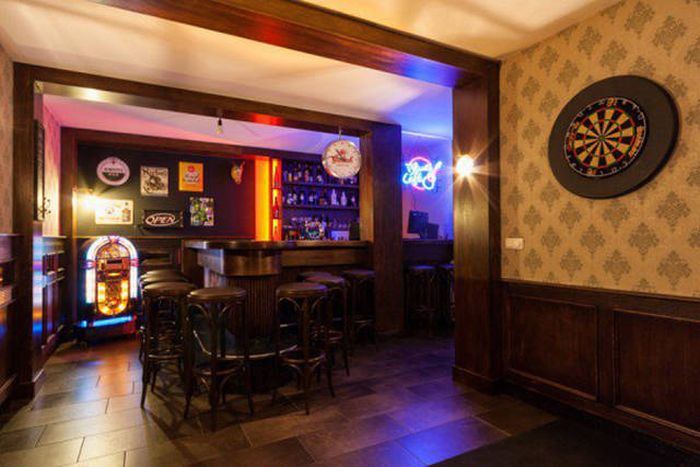 Incredible Man Caves That Would Make Any Guy Drool (21 pics)