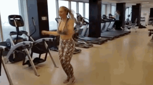 Model Has An Awesome Response For Body Shamers Who Are Calling Her Fat (10 pics)