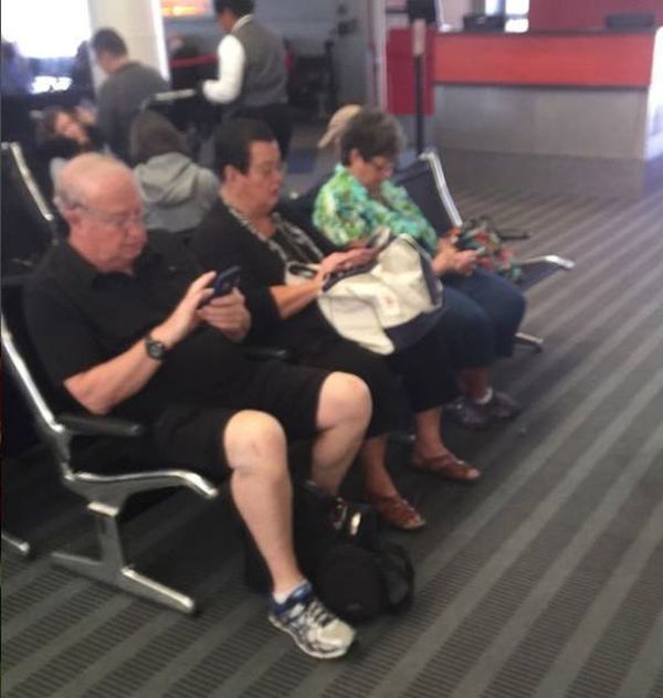 Proof That Young People Aren't The Only Ones Addicted To Technology (18 pics)
