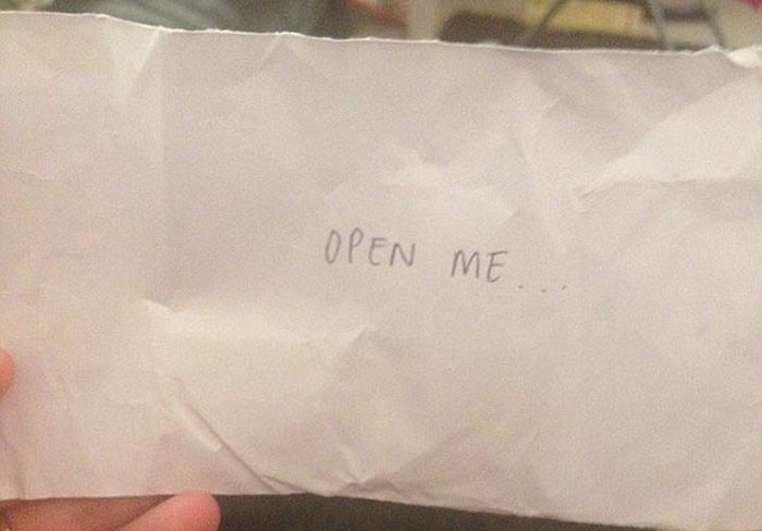 Shopper Receives Ultimate Gift From A Stranger (2 pics)