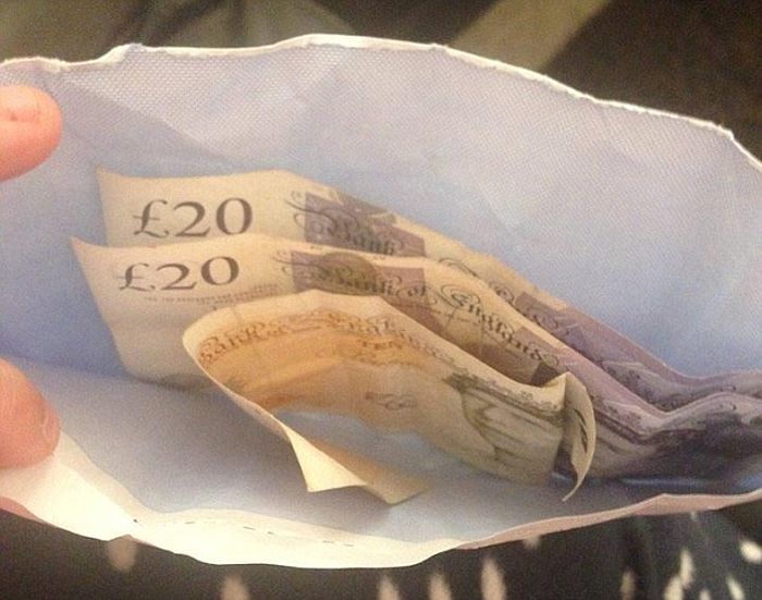 Shopper Receives Ultimate Gift From A Stranger (2 pics)