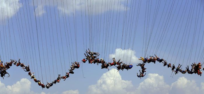 Rope Jumping Group Sets New World Record In Brazil (8 pics)