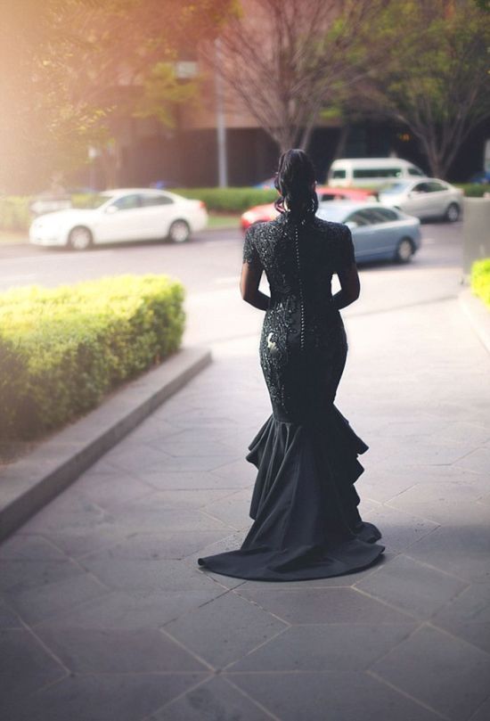 Bride Does Something Different And Walks Down The Aisle In A Black Wedding Dress (10 pics)