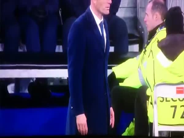 Zinedine Zidane Rip His Pants During Real Madrid's 3-0 Win