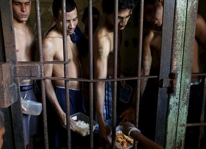 Inmates At This Panama Prison Can Be Held For Years Without Being Tried (16 pics)