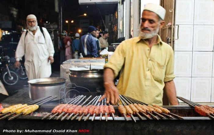 An Honest Look At Daily Life In Pakistan (32 pics)