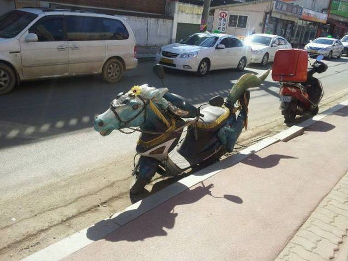 Crazy People Who Have No Business Riding Motorcycles (77 pics)