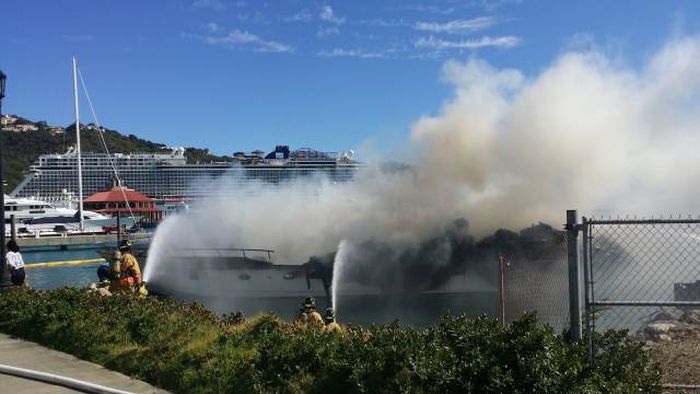 Beautiful Yacht Goes Down In Flames In The Virgin Islands (17 pics)