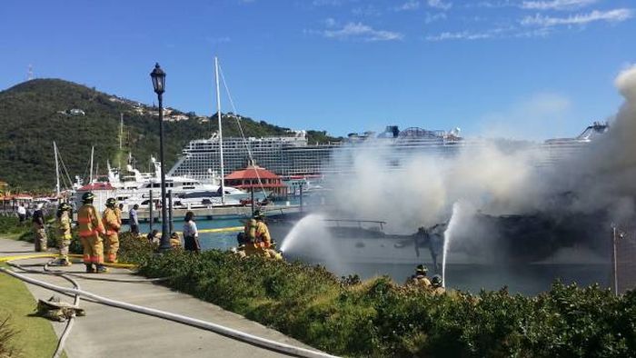 Beautiful Yacht Goes Down In Flames In The Virgin Islands (17 pics)