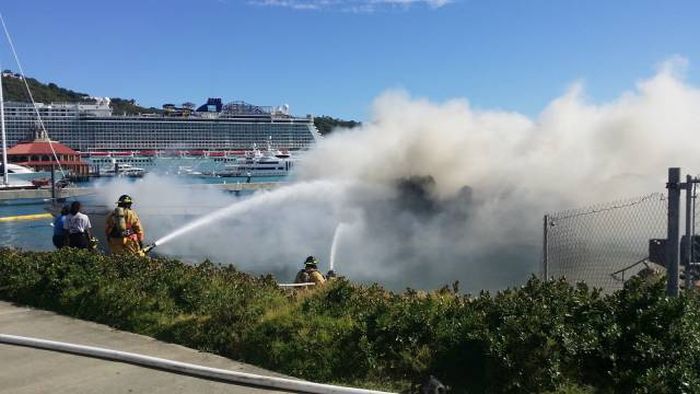 Beautiful Yacht Goes Down In Flames In The Virgin Islands (17 pics)
