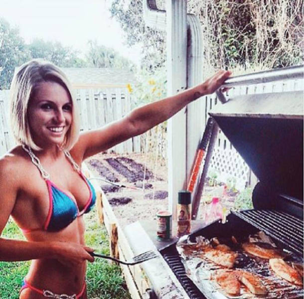 These Hot Girls With BBQ Will Make You Happy And Hungry (52 pics)