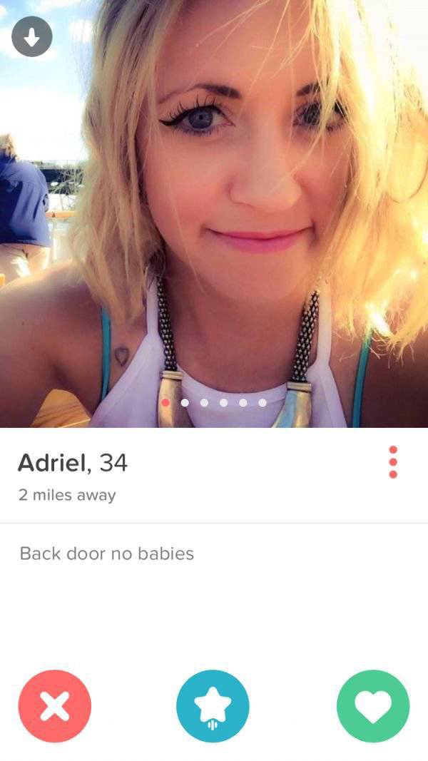 These Girls Are Definitely Not Messing Around With Their Tinder Profiles (28 pics)