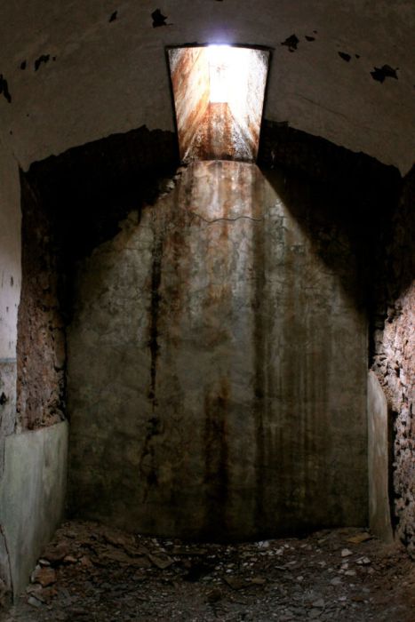 Eastern State Penitentiary In Pennsylvania Is Both Haunting And Beautiful (25 pics)
