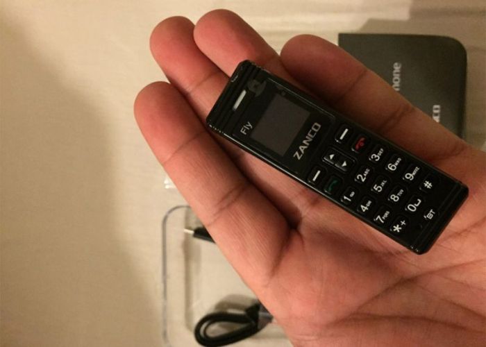 The Zanco Fly Is One Of The World's Smallest Mobile Phones (4 pics)