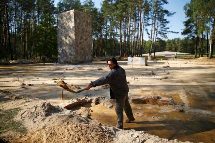 Archaeologists Discover Buried Gas Chambers In Poland (9 pics)