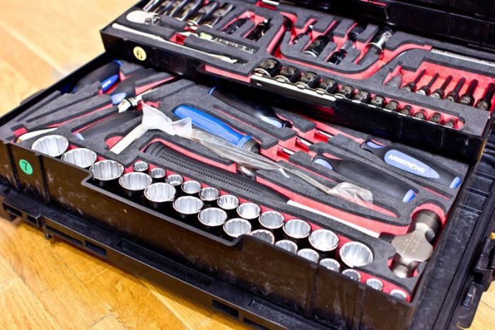 A Look Inside The Tool Box Of An American Military Engineer (15 pics)