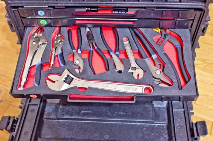 A Look Inside The Tool Box Of An American Military Engineer (15 pics)