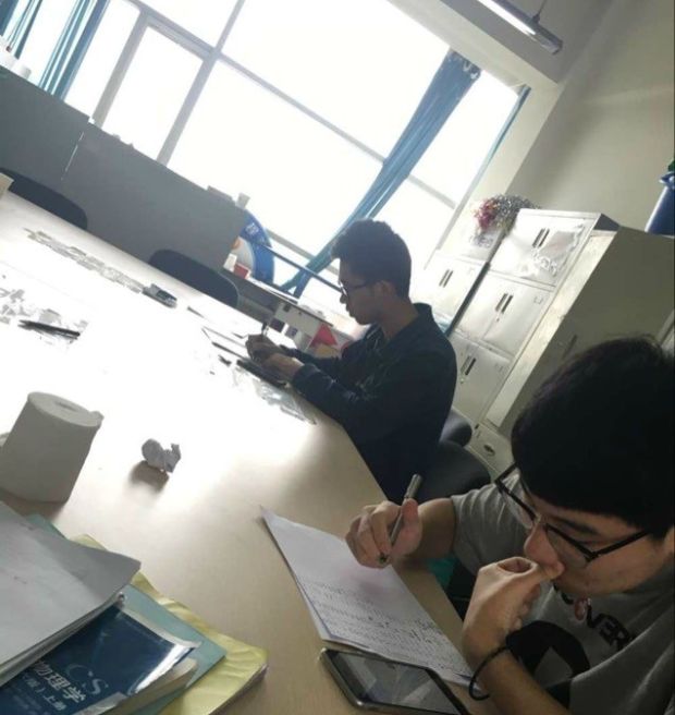 Tardy Chinese Students Are Being Forced To Write Out 1,000 Emojis As Punishment (4 pics)