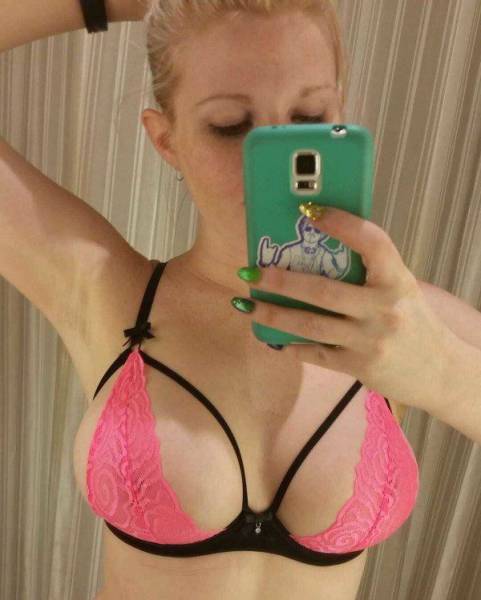 Hot Pics Of Sexy Women That Prove Busty Chests Are The Best (59 pics)