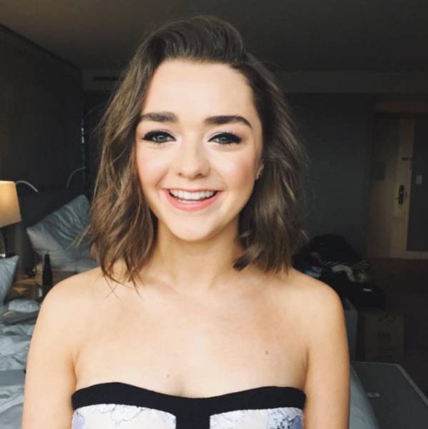 Maisie Williams Surprised Some Fans By Crashing A Game Of Thrones Viewing Party (14 pics)