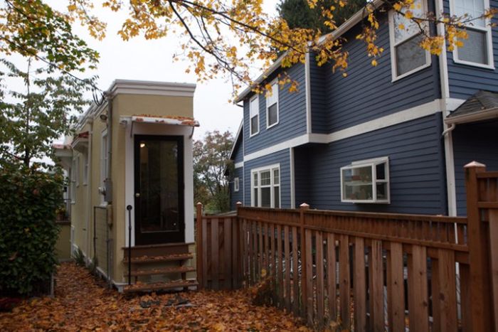 The Montlake Spite House Looks A Lot Bigger On The Inside (13 pics)