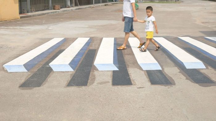 India Is Using 3D Paintings To Inspire Drivers To Slow Down (5 pics)