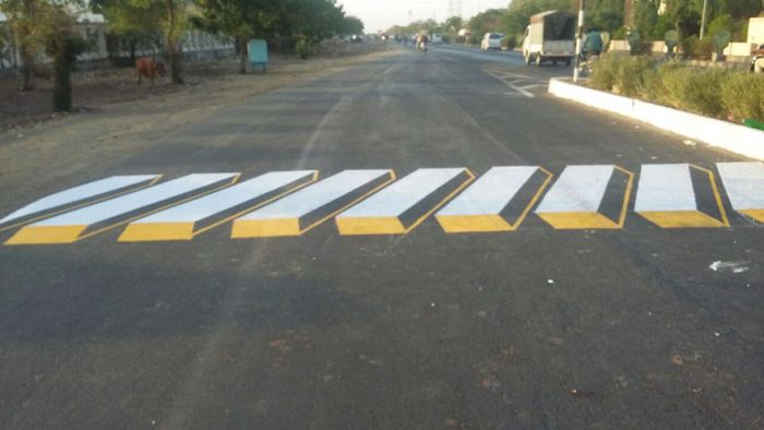 India Is Using 3D Paintings To Inspire Drivers To Slow Down (5 pics)