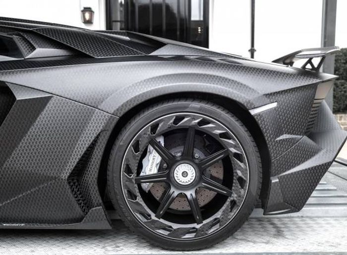 Mansory Modifies The Coolest Luxury Cars On The Planet (28 pics)