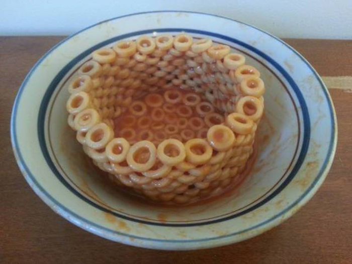 Sometimes Playing With Your Food Can Be More Fun Than Eating It (33 pics)