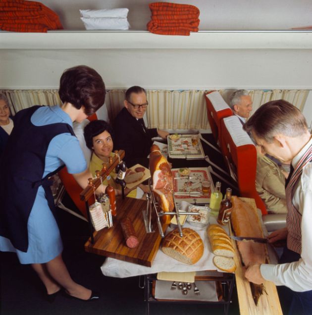 SAS Scandinavian Airlines Served Some Delicious Food Back In The Day (2 pics)
