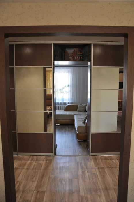 Every House Needs A Secret Room Like This One (4 pics)