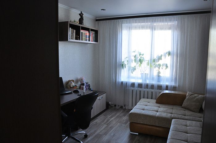 Every House Needs A Secret Room Like This One (4 pics)