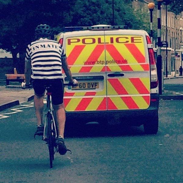 The Metropolitan Police Really Know How To Party (22 pics)