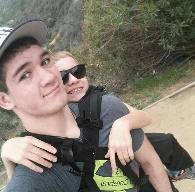 Teen Raises Awareness For Cerebral Palsy By Carrying His Brother 111 Miles (10 pics)