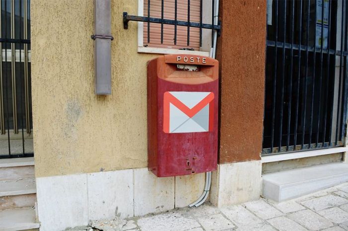 Artist Turns Italian Village Into A Real Life Version Of The Internet (11 pics)