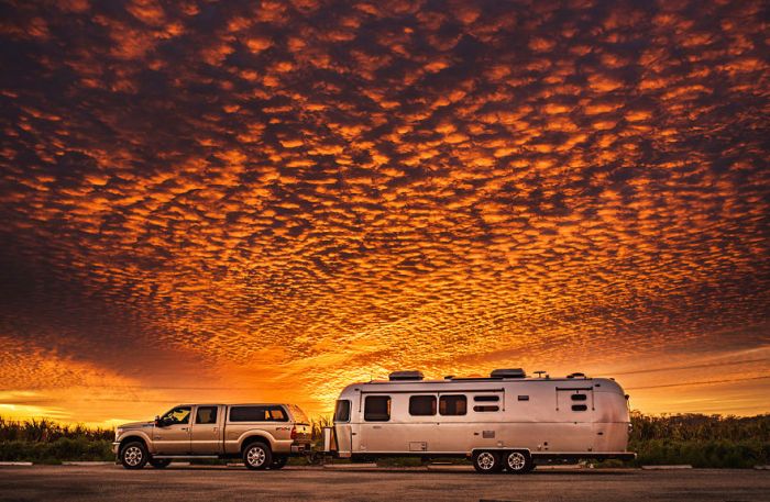 This Family Sold Their House So They Could Chase Their Dreams And Travel America (15 pics)