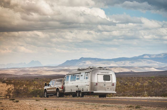 This Family Sold Their House So They Could Chase Their Dreams And Travel America (15 pics)