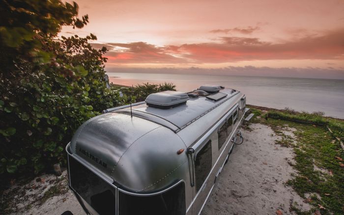 This Family Sold Their House So They Could Chase Their Dreams And Travel America (15 pics)