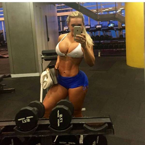 People Told This Gorgeous Woman She Was Chubby, So She Became A Fitness Model (26 pics)